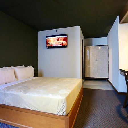 Fata Hotel By Project Borneo Кучинг Экстерьер фото