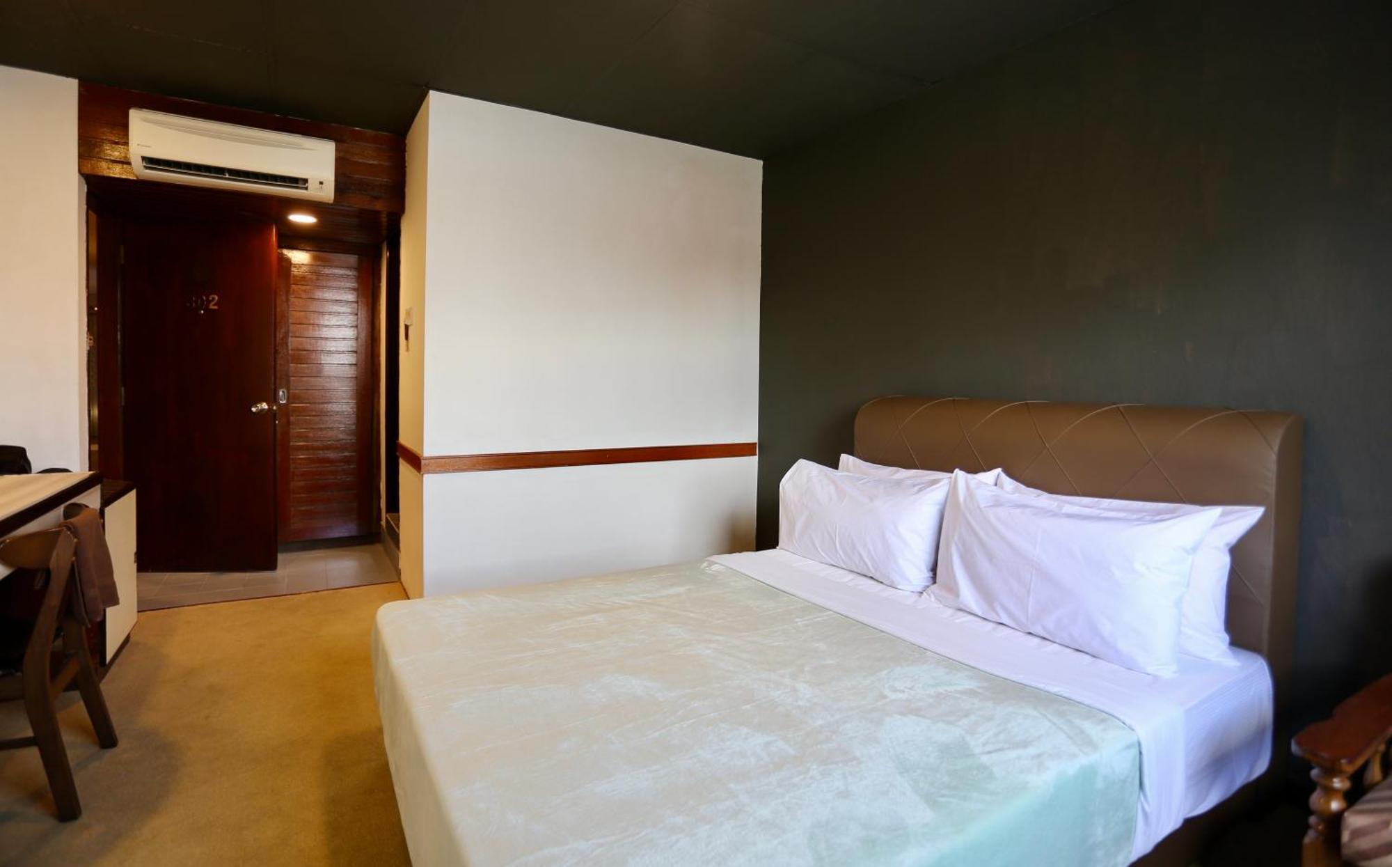 Fata Hotel By Project Borneo Кучинг Экстерьер фото
