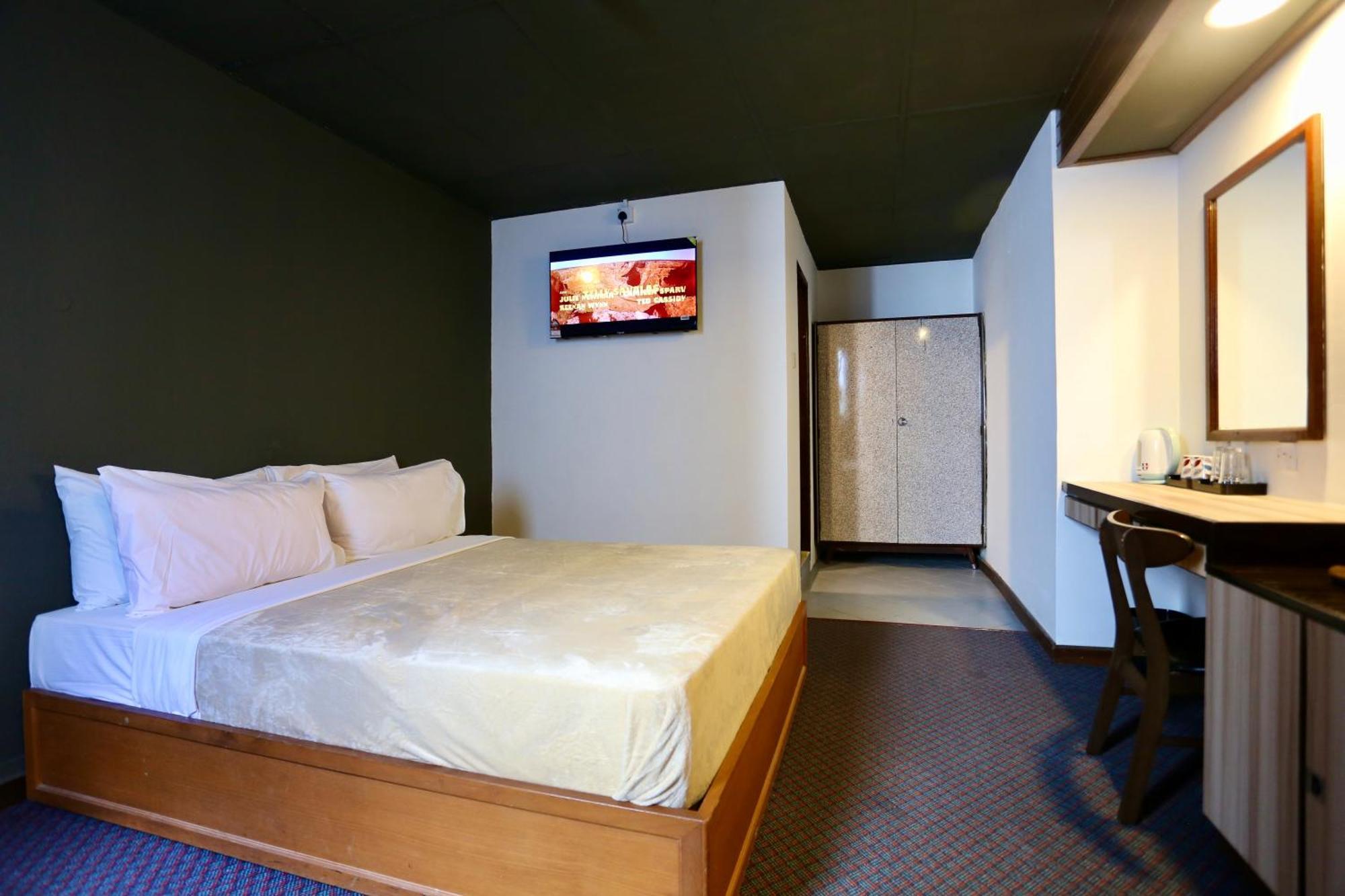 Fata Hotel By Project Borneo Кучинг Экстерьер фото