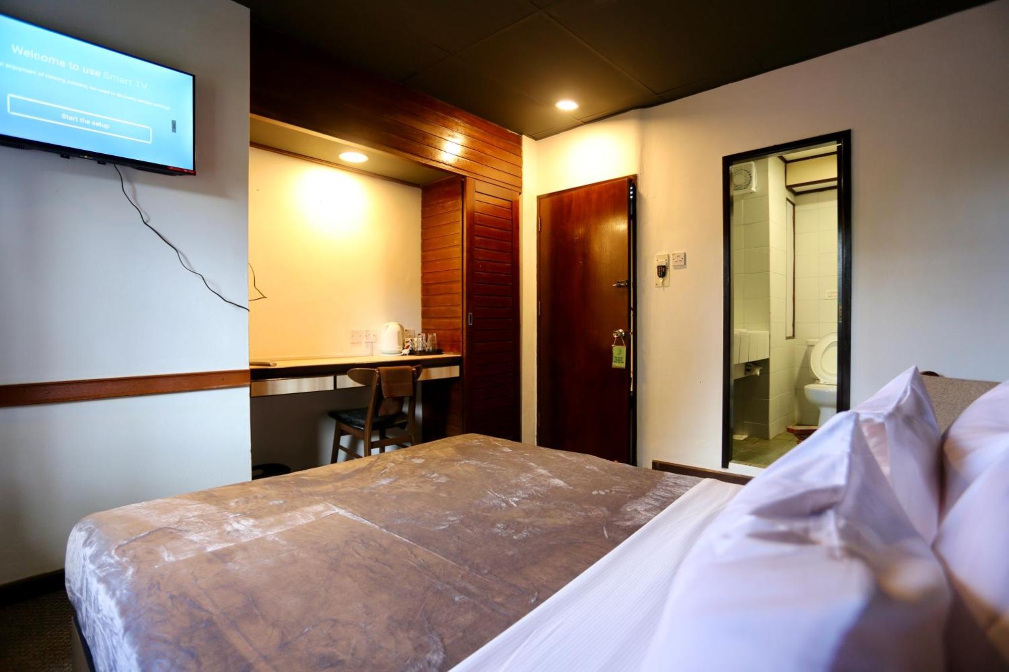Fata Hotel By Project Borneo Кучинг Экстерьер фото