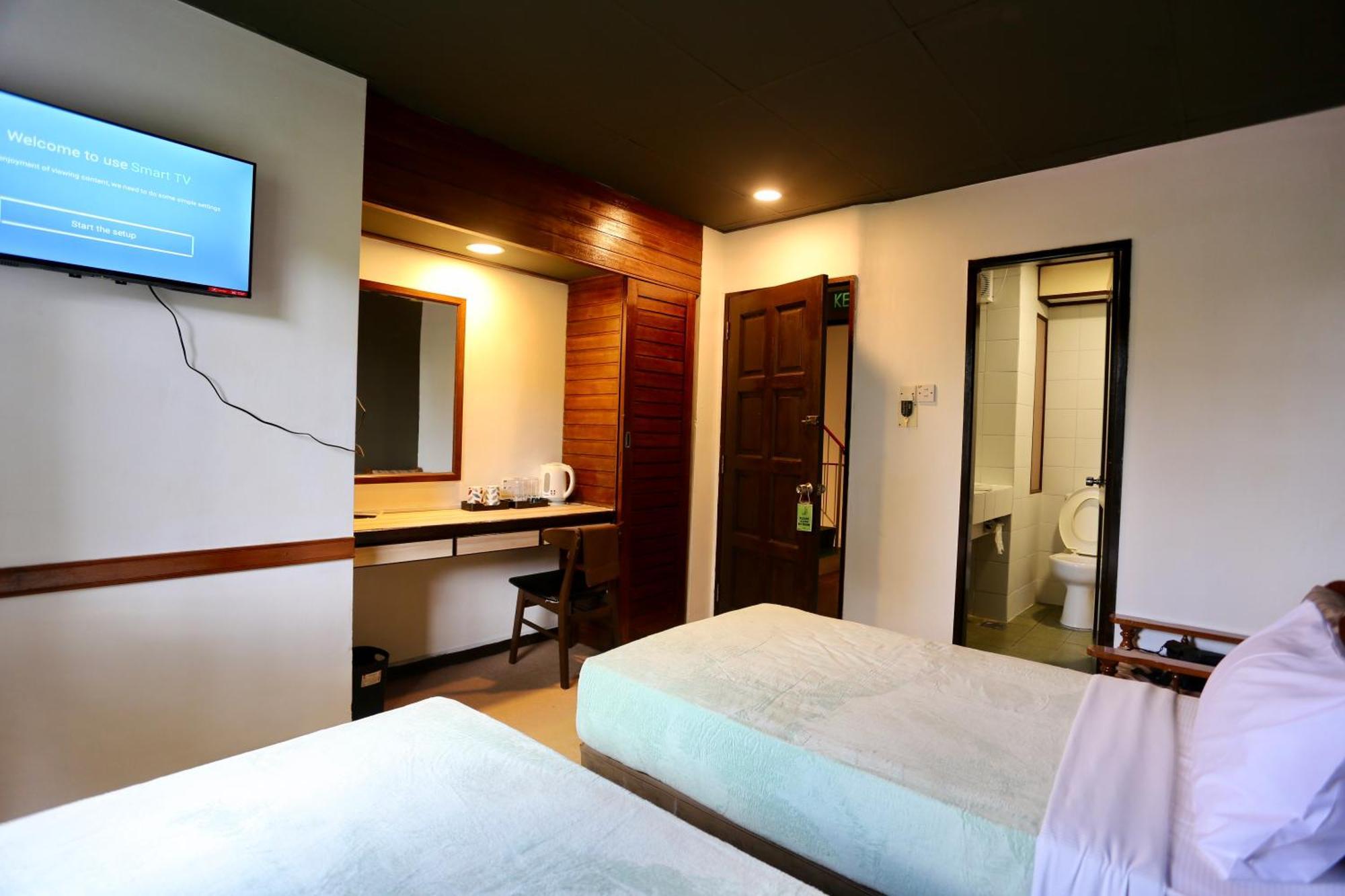 Fata Hotel By Project Borneo Кучинг Экстерьер фото