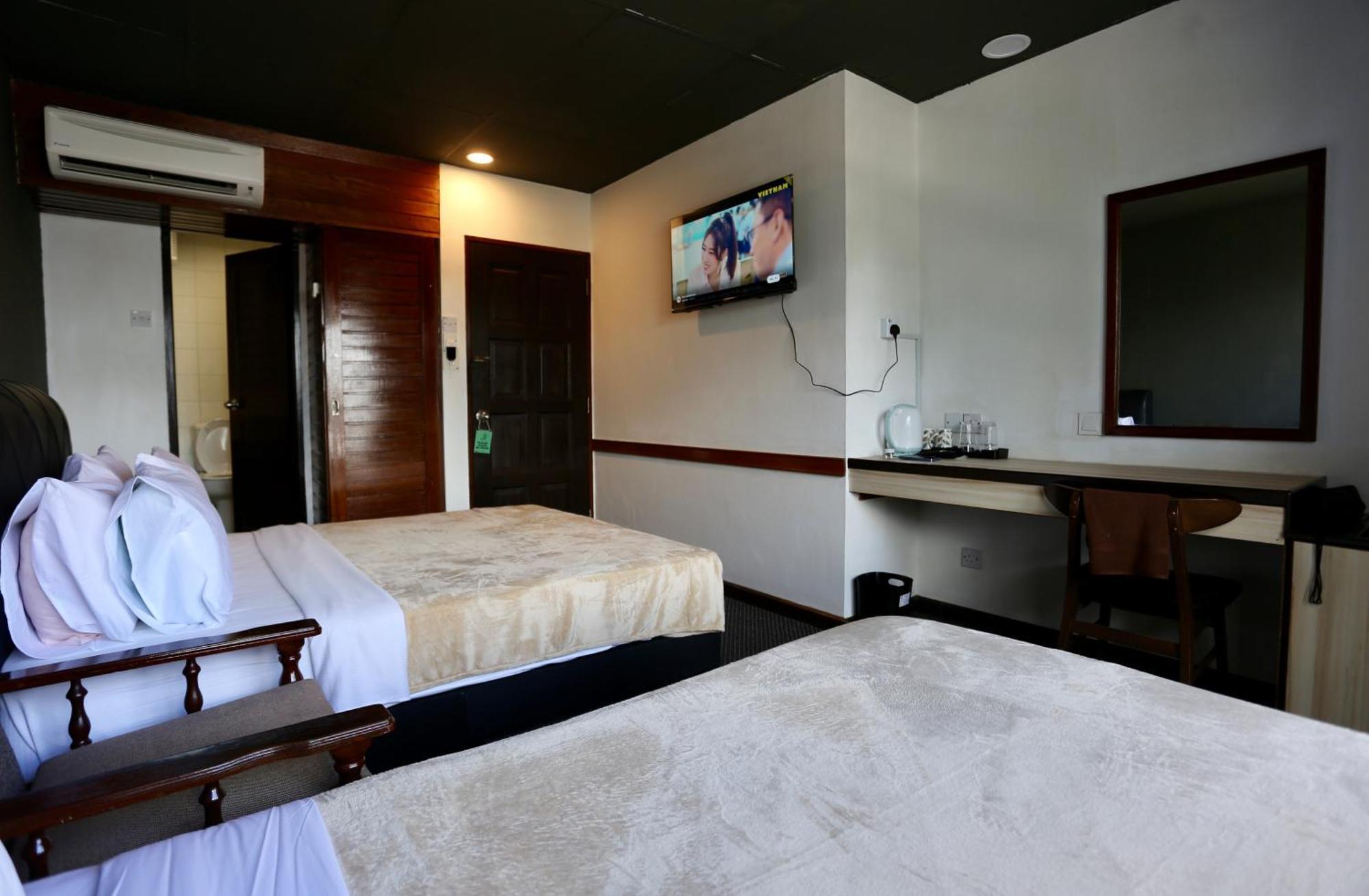 Fata Hotel By Project Borneo Кучинг Экстерьер фото